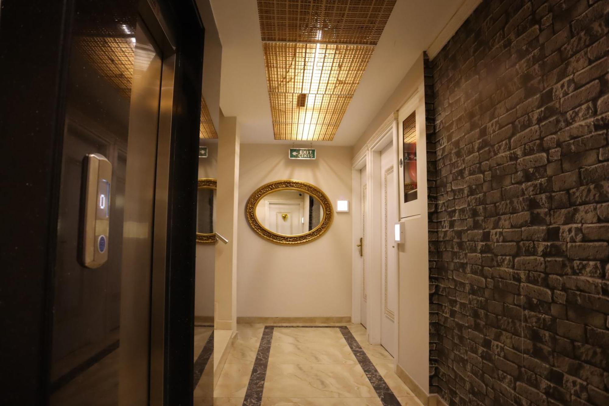 Отель Galata 3*